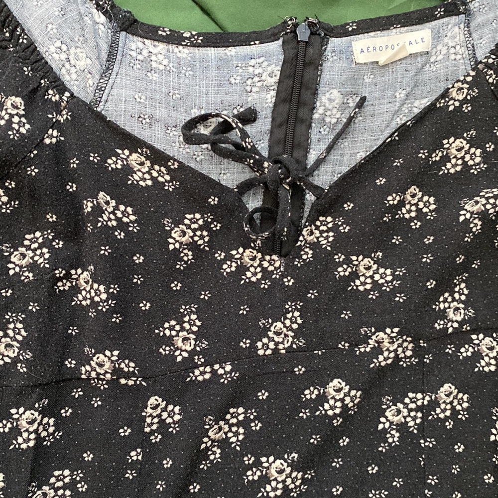 NWOT FLORAL DRESS - Picture 3 of 5